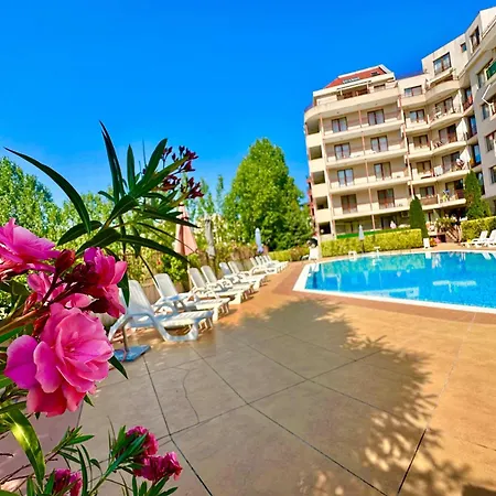 Comfortable In Summer Breeze Apartman Napospart