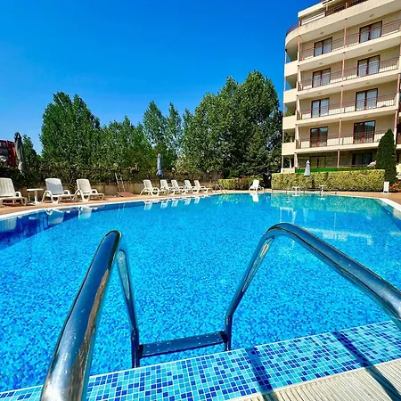 Apartman Comfortable In Summer Breeze